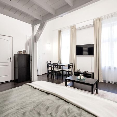 Charming Downtown Hideaway Steps From New York Cafe! Apartment Budapest Exterior photo